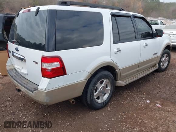 ✅ 2007 Ford Expedition Eddie Bauer • VIN: 1FMFU17547LA46814 • Lot: 43762398. Listed on IAAI with 339,471 mi. Free auction sales archive from the USA and detailed vehicle history report at DreamBid. Image 4.