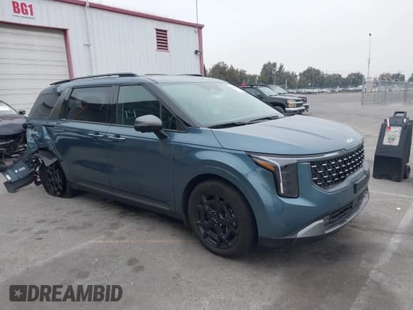 ✅ 2025 Kia Carnival SX • VIN: KNDNE5K37S6458548 • Lot: 42485895. Listed on IAAI with 8,712 mi. Free auction sales archive from the USA and detailed vehicle history report at DreamBid. Image 1.