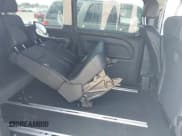 ✅ 2018 Mercedes-Benz Metris Passenger • VIN: WD4PG2EE0J3471274 • Lot: 42161079. Wystawiony na IAAI z przebiegiem 101 638 mil. Bezpłatny archiwum sprzedaży aukcyjnych z USA i szczegółowy raport historii pojazdu na DreamBid. Zdjęcie 8.