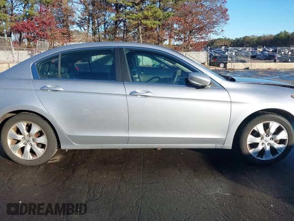 ✅ 2010 Honda Accord EX-L • VIN: 1HGCP2F88AA001914 • Lot: 43737701. Wystawiony na IAAI z przebiegiem 130 177 mil. Bezpłatny archiwum sprzedaży aukcyjnych z USA i szczegółowy raport historii pojazdu na DreamBid. Zdjęcie 13.