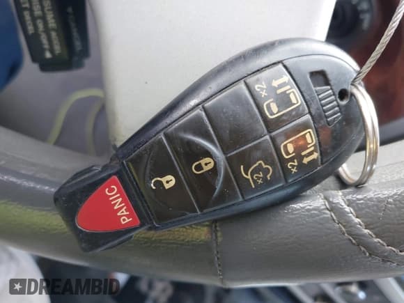 ✅ 2010 Chrysler Town & Country LX • VIN: 2A4RR2D1XAR391221 • Lot: 42355252. Wystawiony na IAAI z przebiegiem 200 178 mil. Bezpłatny archiwum sprzedaży aukcyjnych z USA i szczegółowy raport historii pojazdu na DreamBid. Zdjęcie 11.