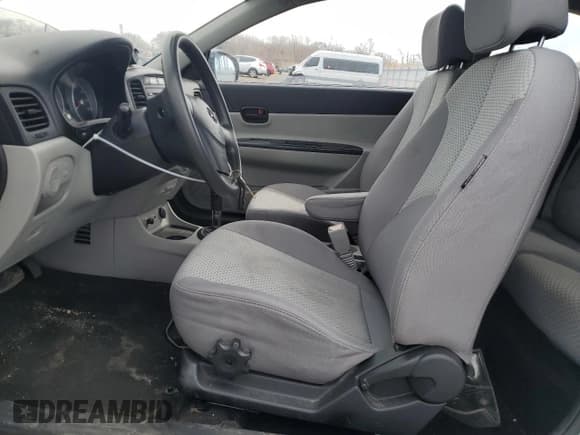 ✅ 2010 Hyundai Accent GS • VIN: KMHCM3AC6AU181820 • Лот: 47591965. Опубликован ранее на Copart с пробегом 158 404 миль. Бесплатный доступ к архиву аукционных продаж из США и подробный отчёт об истории автомобиля на DreamBid. Изображение 7.