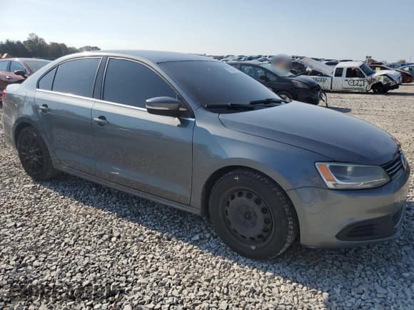 ✅ 2013 Volkswagen Jetta SE • VIN: 3VWDX7AJ9DM384907 • Lot: 87048675. Listed on Copart with 176,648 mi. Free auction sales archive from the USA and detailed vehicle history report at DreamBid. Image 4.