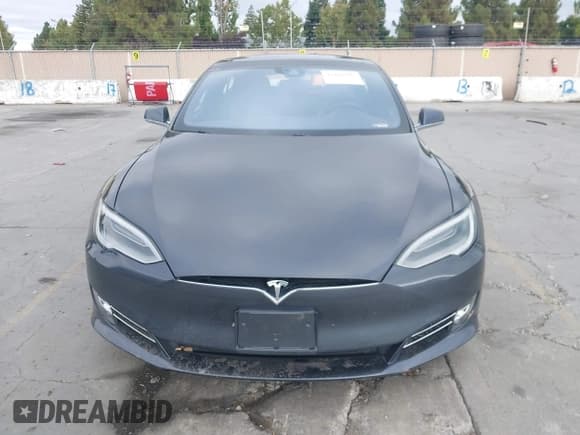 ✅ 2016 Tesla Model S 90D • VIN: 5YJSA1E26GF143035 • Lot: 43198982. Wystawiony na IAAI z przebiegiem 79 403 mil. Bezpłatny archiwum sprzedaży aukcyjnych z USA i szczegółowy raport historii pojazdu na DreamBid. Zdjęcie 13.