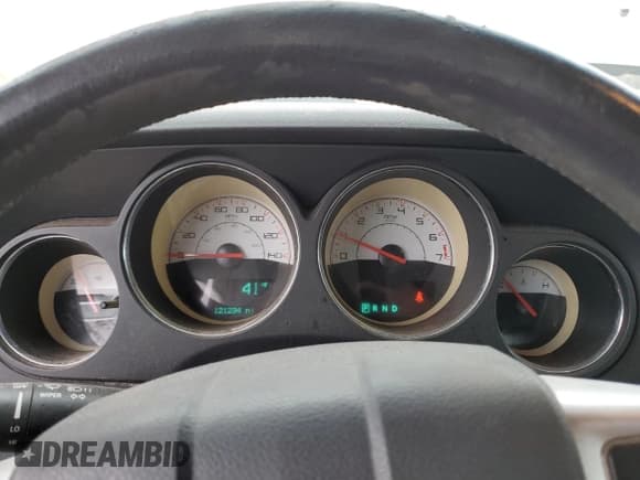 ✅ 2014 Dodge Challenger SXT • VIN: 2C3CDYAG5EH293641 • Lot: 84481854. Wystawiony na Copart z przebiegiem 121 234 mil. Bezpłatny archiwum sprzedaży aukcyjnych z USA i szczegółowy raport historii pojazdu na DreamBid. Zdjęcie 9.