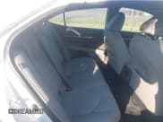 ✅ 2022 Toyota Camry Hybrid SE • VIN: 4T1G31AKXNU582504 • Лот: 43192242. Опубликован ранее на IAAI с пробегом 51 889 миль. Бесплатный доступ к архиву аукционных продаж из США и подробный отчёт об истории автомобиля на DreamBid. Изображение 8.