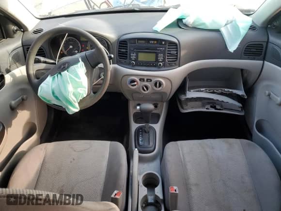 2008 Hyundai Accent GLS z VIN KMHCN46C98U234256, wystawiony jako Copart lot #83089384 z przebiegiem 153 802 mil mil oraz Szkoda całkowita • Salvage title. Historia ofert i sprzedaży dostępna na DreamBid. Obrazek 8.