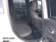 ✅ 2018 Jeep Renegade Latitude • VIN: ZACCJABBXJPJ04406 • Lot: 43107906. Wystawiony na IAAI z przebiegiem 116 447 mil. Bezpłatny archiwum sprzedaży aukcyjnych z USA i szczegółowy raport historii pojazdu na DreamBid. Zdjęcie 8.