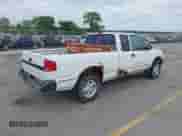 1995 Chevrolet S-10 LS с VIN 1GCDT19WXS8129972, выставлен на аукционе IAAI как лот 42455348 с пробегом 176 732 миль миль и . История ставок и продаж доступна на DreamBid. Изображение 4.