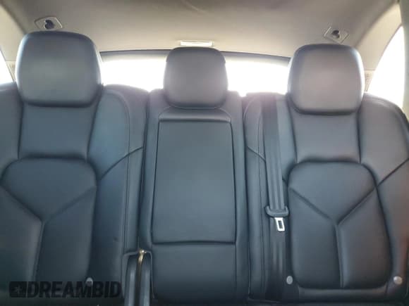 ✅ 2015 Porsche Cayenne Diesel • VIN: WP1AF2A2XFLA30711 • Lot: 85011025. Wystawiony na Copart z przebiegiem 115 197 mil. Bezpłatny archiwum sprzedaży aukcyjnych z USA i szczegółowy raport historii pojazdu na DreamBid. Zdjęcie 10.