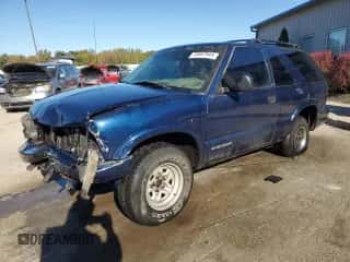2000 Chevrolet Blazer LS z VIN 1GNCS18W1YK133766, wystawiony jako Copart lot #76567944 z przebiegiem 289 839 mil mil oraz Nie do naprawy • Non repairable. Historia ofert i sprzedaży dostępna na DreamBid. Obrazek 1.