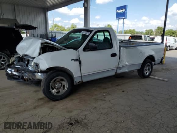 ✅ 1998 Ford F-150 • VIN: 1FTZF1720WNB90719 • Lot: 61631335. Wystawiony na Copart z przebiegiem 153 119 mil. Bezpłatny archiwum sprzedaży aukcyjnych z USA i szczegółowy raport historii pojazdu na DreamBid. Zdjęcie 1.