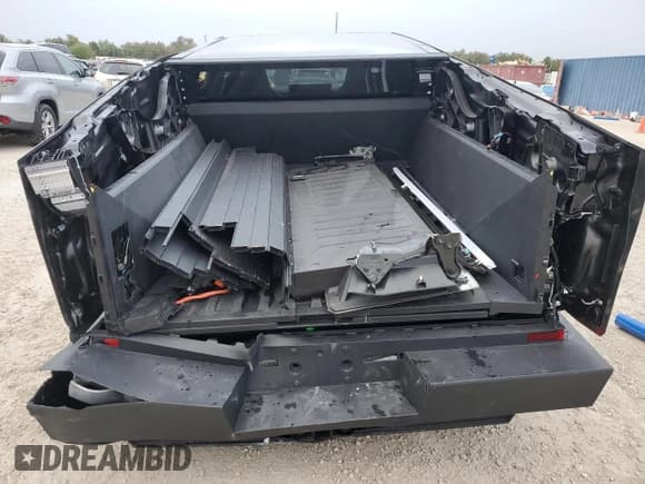 ✅ 2024 Tesla Cybertruck Cyberbeast • VIN: 7G2CEHEE4RA032024 • Лот: 79507994. Опубликован ранее на Copart с пробегом 7 882 миль. Бесплатный доступ к архиву аукционных продаж из США и подробный отчёт об истории автомобиля на DreamBid. Изображение 6.