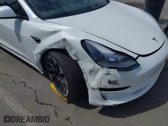 ✅ 2021 Tesla Model 3 Performance • VIN: 5YJ3E1EC2MF084594 • Lot: 42030339. Wystawiony na IAAI z przebiegiem 43 215 mil. Bezpłatny archiwum sprzedaży aukcyjnych z USA i szczegółowy raport historii pojazdu na DreamBid. Zdjęcie 6.