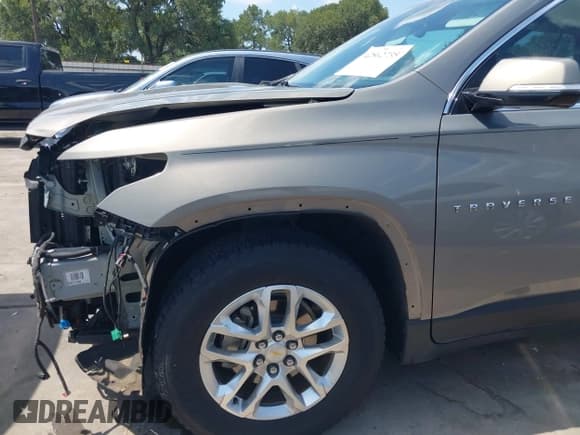 ✅ 2018 Chevrolet Traverse LT Cloth • VIN: 1GNERGKWXJJ266604 • Lot: 42862735. Wystawiony na IAAI z przebiegiem 21 815 mil. Bezpłatny archiwum sprzedaży aukcyjnych z USA i szczegółowy raport historii pojazdu na DreamBid. Zdjęcie 19.