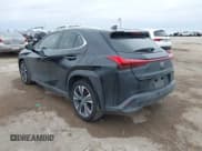 ✅ 2019 Lexus UX 200 • VIN: JTHY3JBH8K2013667 • Lot: 41635062. Wystawiony na IAAI z przebiegiem 75 863 mil. Bezpłatny archiwum sprzedaży aukcyjnych z USA i szczegółowy raport historii pojazdu na DreamBid. Zdjęcie 3.