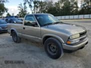✅ 2001 Chevrolet S-10 • VIN: 1GCCS14591K110912 • Лот: 86853354. Опубликован ранее на Copart с пробегом 289 667 миль. Бесплатный доступ к архиву аукционных продаж из США и подробный отчёт об истории автомобиля на DreamBid. Изображение 4.