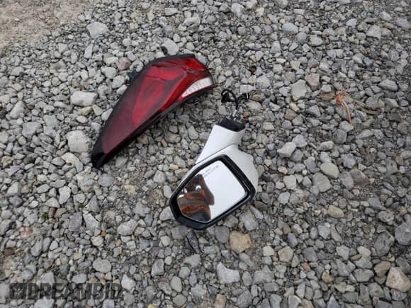 2022 Chevrolet Blazer RS z VIN 3GNKBKRS2NS197876, wystawiony jako Copart lot #66489554 z przebiegiem 33 620 mil mil oraz Szkoda całkowita • Salvage title. Historia ofert i sprzedaży dostępna na DreamBid. Obrazek 15.