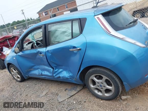 ✅ 2012 Nissan LEAF SL • VIN: JN1AZ0CP7CT015054 • Lot: 42684485. Listed on IAAI with 56,034 mi. Free auction sales archive from the USA and detailed vehicle history report at DreamBid. Image 14.