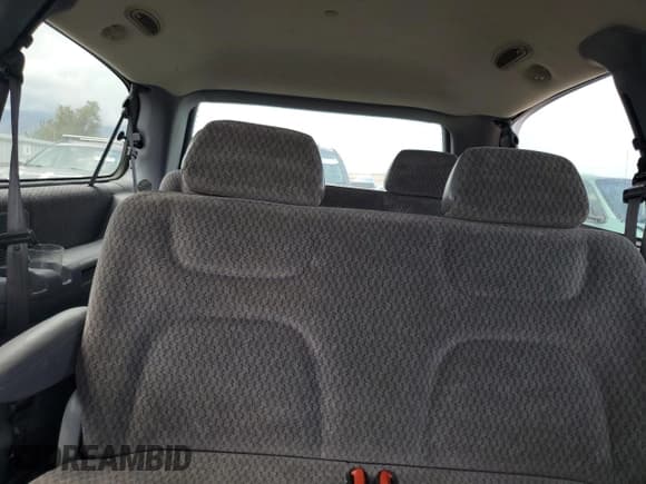 ✅ 2000 Dodge Caravan SE • VIN: 1B4GP44G2YB583404 • Lot: 69976215. Listed on Copart with Not provided. Free auction sales archive from the USA and detailed vehicle history report at DreamBid. Image 10.