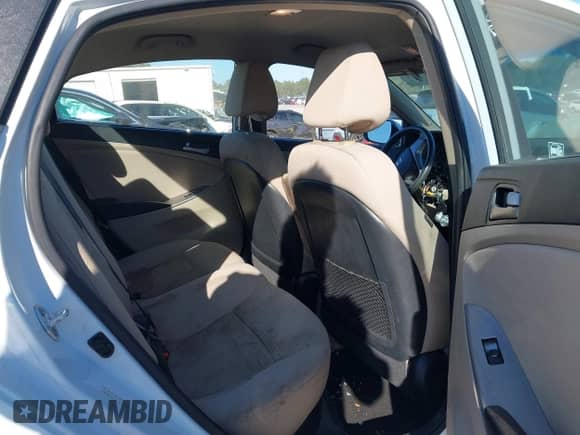 2016 Hyundai Accent SE z VIN KMHCT4AE8GU158848, wystawiony jako IAAI lot #43408709 z przebiegiem 144 380 mil mil oraz . Historia ofert i sprzedaży dostępna na DreamBid. Obrazek 8.