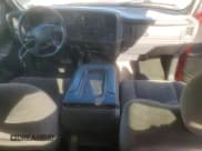 ✅ 2004 Chevrolet Silverado 2500HD LS • VIN: 1GCHK29U24E111656 • Lot: 90936125. Wystawiony na Copart z przebiegiem 196 065 mil. Bezpłatny archiwum sprzedaży aukcyjnych z USA i szczegółowy raport historii pojazdu na DreamBid. Zdjęcie 8.