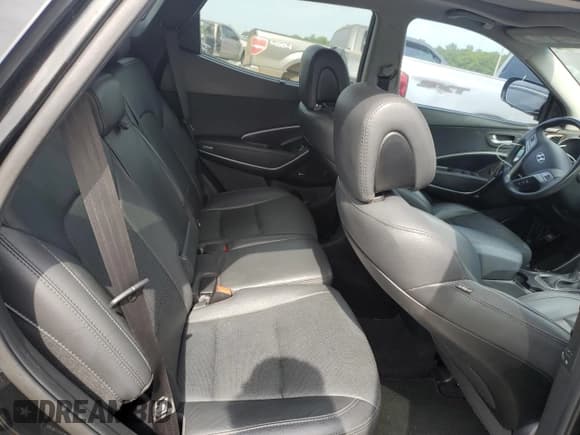 ✅ 2017 Hyundai Santa Fe Ultimate • VIN: 5NMZW4LA1HH046384 • Lot: 54149965. Listed on Copart with 124,093 mi. Free auction sales archive from the USA and detailed vehicle history report at DreamBid. Image 11.