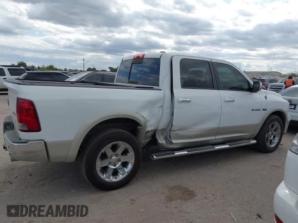 ✅ 2010 Dodge 1500 SLT • VIN: 1D7RV1CTXAS254072 • Lot: 43477450. Wystawiony na IAAI z przebiegiem 186 576 mil. Bezpłatny archiwum sprzedaży aukcyjnych z USA i szczegółowy raport historii pojazdu na DreamBid. Zdjęcie 13.