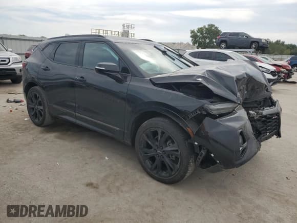 ✅ 2020 Chevrolet Blazer RS • VIN: 3GNKBERS5LS641914 • Lot: 84635405. Wystawiony na Copart z przebiegiem 104 787 mil. Bezpłatny archiwum sprzedaży aukcyjnych z USA i szczegółowy raport historii pojazdu na DreamBid. Zdjęcie 4.