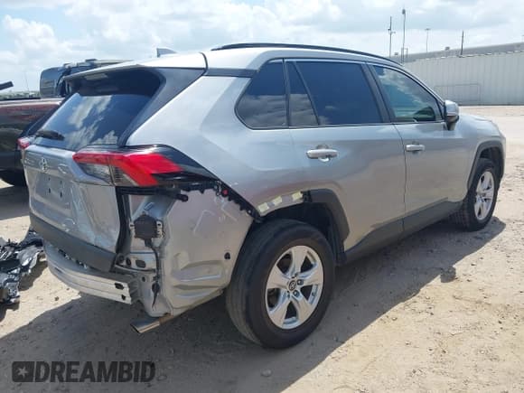 ✅ 2019 Toyota RAV4 XLE • VIN: 2T3W1RFVXKW003629 • Lot: 43112029. Listed on IAAI with 131,639 mi. Free auction sales archive from the USA and detailed vehicle history report at DreamBid. Image 4.