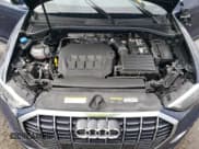 ✅ 2020 Audi Q3 Premium • VIN: WA1AECF38L1117648 • Lot: 66929382. Wystawiony na Copart z przebiegiem 10 604 mil. Bezpłatny archiwum sprzedaży aukcyjnych z USA i szczegółowy raport historii pojazdu na DreamBid. Zdjęcie 7.