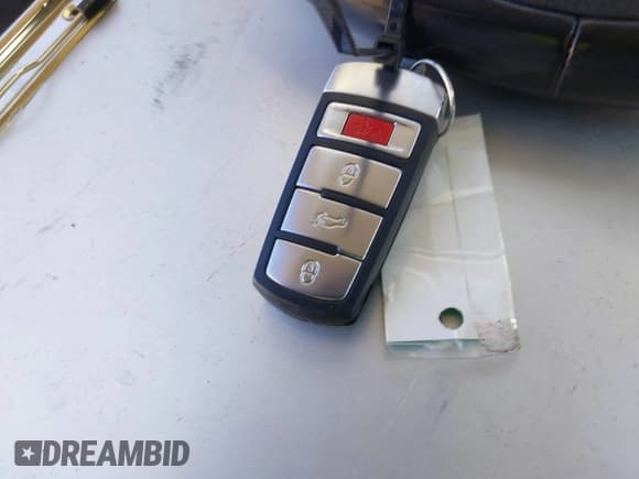 ✅ 2013 Volkswagen CC R-Line • VIN: WVWBP7AN5DE516953 • Lot: 42920630. Listed on IAAI with 107,428 mi. Free auction sales archive from the USA and detailed vehicle history report at DreamBid. Image 11.