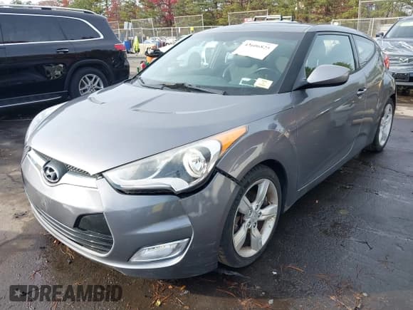 ✅ 2014 Hyundai Veloster • VIN: KMHTC6AD9EU192555 • Lot: 43606825. Wystawiony na IAAI z przebiegiem 69 171 mil. Bezpłatny archiwum sprzedaży aukcyjnych z USA i szczegółowy raport historii pojazdu na DreamBid. Zdjęcie 18.