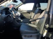 ✅ 2023 Volkswagen Tiguan SE R-Line Black • VIN: 3VVCB7AX5PM014948 • Lot: 82775185. Wystawiony na Copart z przebiegiem 22 353 mil. Bezpłatny archiwum sprzedaży aukcyjnych z USA i szczegółowy raport historii pojazdu na DreamBid. Zdjęcie 7.