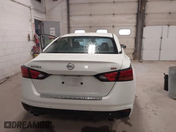 ✅ 2023 Nissan Altima SR • VIN: 1N4BL4CV1PN387997 • Lot: 43499968. Listed on IAAI with 15,513 mi. Free auction sales archive from the USA and detailed vehicle history report at DreamBid. Image 16.