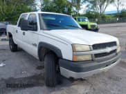 ✅ 2004 Chevrolet Silverado 2500HD LS • VIN: 1GCHC23284F256117 • Lot: 43453043. Wystawiony na IAAI z przebiegiem 327 650 mil. Bezpłatny archiwum sprzedaży aukcyjnych z USA i szczegółowy raport historii pojazdu na DreamBid. Zdjęcie 1.