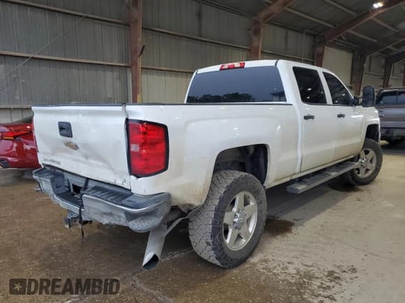 ✅ 2015 Chevrolet Silverado 2500HD LT • VIN: 1GC1KVE87FF186376 • Лот: 69389645. Опубликован ранее на Copart с пробегом 272 351 миль. Бесплатный доступ к архиву аукционных продаж из США и подробный отчёт об истории автомобиля на DreamBid. Изображение 3.