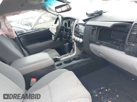 ✅ 2012 Toyota Tundra • VIN: 5TFUW5F19CX215935 • Lot: 42710431. Wystawiony na IAAI z przebiegiem 142 484 mil. Bezpłatny archiwum sprzedaży aukcyjnych z USA i szczegółowy raport historii pojazdu na DreamBid. Zdjęcie 5.