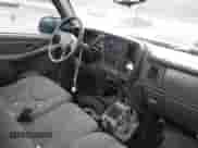 2004 Chevrolet Silverado 1500 Work Truck z VIN 1GCEC14X44Z335614, wystawiony jako IAAI lot #41428046 z przebiegiem 201 735 mil mil oraz . Historia ofert i sprzedaży dostępna na DreamBid. Obrazek 5.