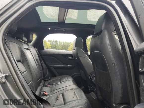 ✅ 2017 Jaguar F-Pace 20d R-Sport • VIN: SADCL2BN8HA088315 • Lot: 82086525. Wystawiony na Copart z przebiegiem 77 524 mil. Bezpłatny archiwum sprzedaży aukcyjnych z USA i szczegółowy raport historii pojazdu na DreamBid. Zdjęcie 11.