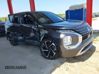 2024 Mitsubishi Outlander SE z VIN JA4J3VA88RZ086237, wystawiony jako IAAI lot #42705368 z przebiegiem 9 348 mil mil oraz . Historia ofert i sprzedaży dostępna na DreamBid. Obrazek 1.
