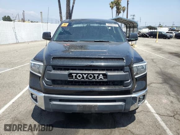 ✅ 2017 Toyota Tundra SR5 • VIN: 5TFEY5F16HX228793 • Лот: 59980315. Опубликован ранее на Copart с пробегом 78 230 миль. Бесплатный доступ к архиву аукционных продаж из США и подробный отчёт об истории автомобиля на DreamBid. Изображение 5.