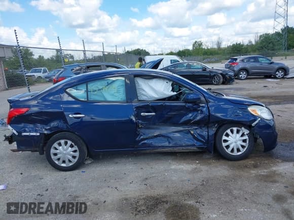 ✅ 2014 Nissan Versa SV • VIN: 3N1CN7AP3EL802008 • Лот: 43099791. Опубликован ранее на IAAI с пробегом 88 946 миль. Бесплатный доступ к архиву аукционных продаж из США и подробный отчёт об истории автомобиля на DreamBid. Изображение 13.