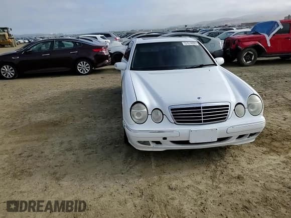 ✅ 2000 Mercedes-Benz E • VIN: WDBJF65G7YA957337 • Лот: 57074095. Опубликован ранее на Copart с пробегом 211 493 миль. Бесплатный доступ к архиву аукционных продаж из США и подробный отчёт об истории автомобиля на DreamBid. Изображение 13.