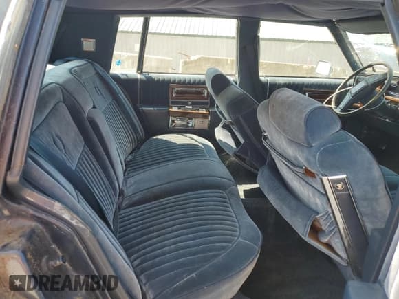 ✅ 1988 Cadillac Brougham • VIN: 1G6DW51Y3JR758531 • Lot: 65984095. Listed on Copart with 75,087 mi. Free auction sales archive from the USA and detailed vehicle history report at DreamBid. Image 10.