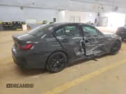 ✅ 2024 BMW 3 Series M340i xDrive • VIN: 3MW49FF07R8E07606 • Lot: 43649495. Wystawiony na Copart z przebiegiem Nie podano. Bezpłatny archiwum sprzedaży aukcyjnych z USA i szczegółowy raport historii pojazdu na DreamBid. Zdjęcie 3.