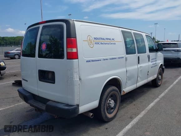 ✅ 2008 Chevrolet City Express Cargo • VIN: 1GCHG35K581229371 • Lot: 42681076. Listed on IAAI with 118,766 mi. Free auction sales archive from the USA and detailed vehicle history report at DreamBid. Image 4.