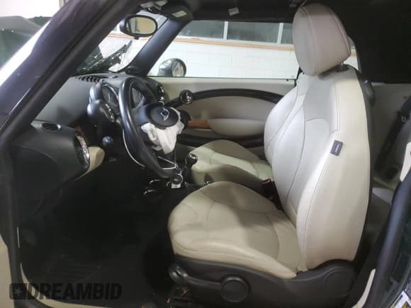 ✅ 2011 MINI Convertible • VIN: WMWZN3C5XBTZ89537 • Lot: 44161315. Listed on Copart with Not provided. Free auction sales archive from the USA and detailed vehicle history report at DreamBid. Image 7.