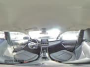 ✅ 2022 Toyota Corolla Cross XLE • VIN: 7MUEAAAG7NV004044 • Лот: 71435685. Опубликован ранее на Copart с пробегом 76 422 миль. Бесплатный доступ к архиву аукционных продаж из США и подробный отчёт об истории автомобиля на DreamBid. Изображение 16.