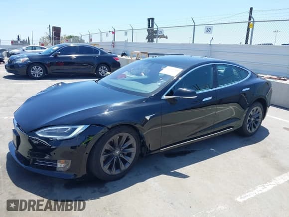 ✅ 2019 Tesla Model S 75D • VIN: 5YJSA1E22KF304098 • Lot: 42293794. Listed on IAAI with 49,545 mi. Free auction sales archive from the USA and detailed vehicle history report at DreamBid. Image 20.